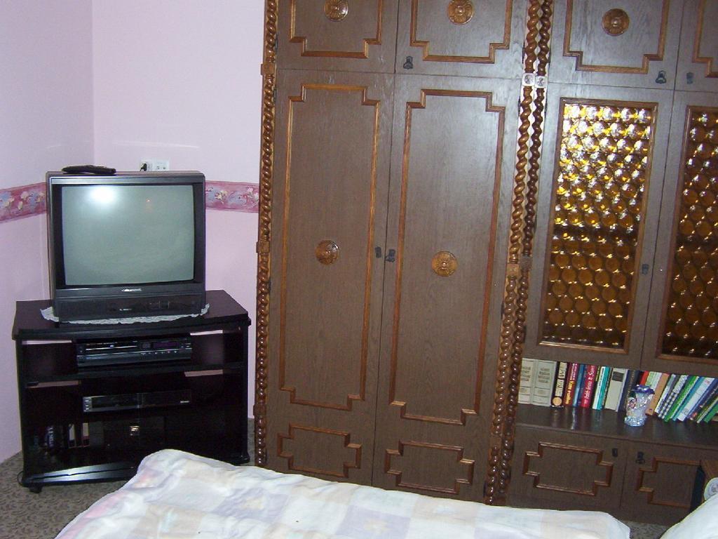 Marika Haus Hotel Buk Phòng bức ảnh