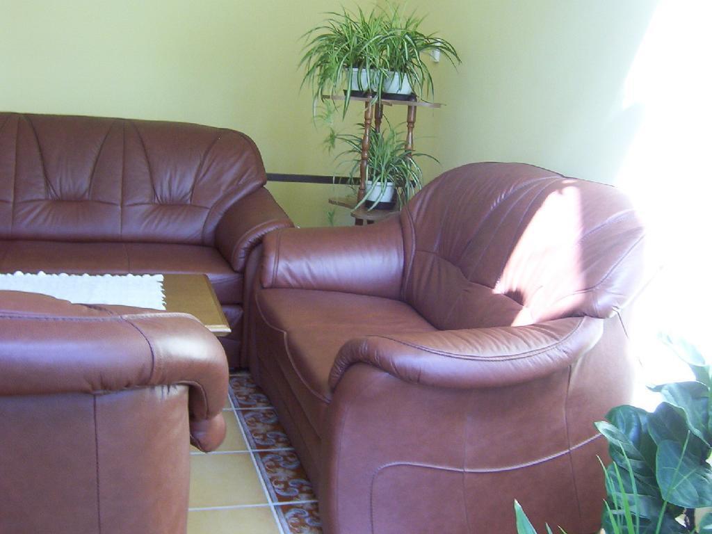 Marika Haus Hotel Buk Ngoại thất bức ảnh